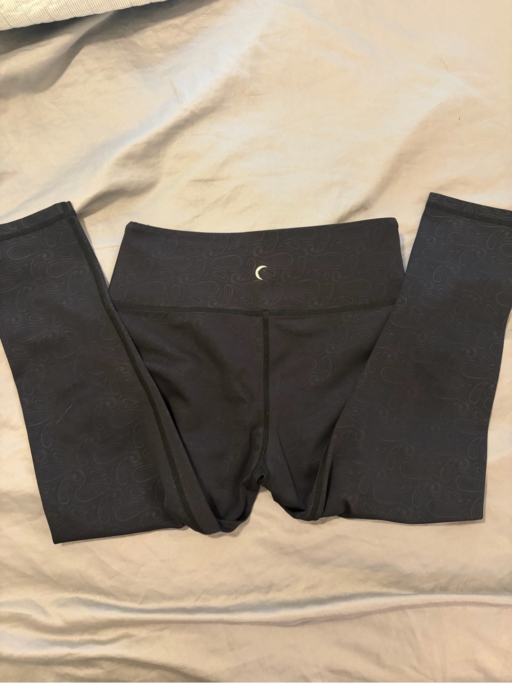 Black High-Rise Active Leggings with Subtle Paisley Print